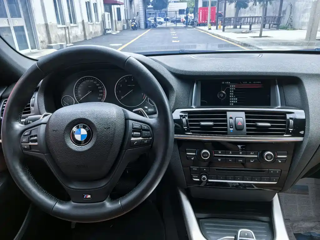 BMW X4 2015 — фото 12