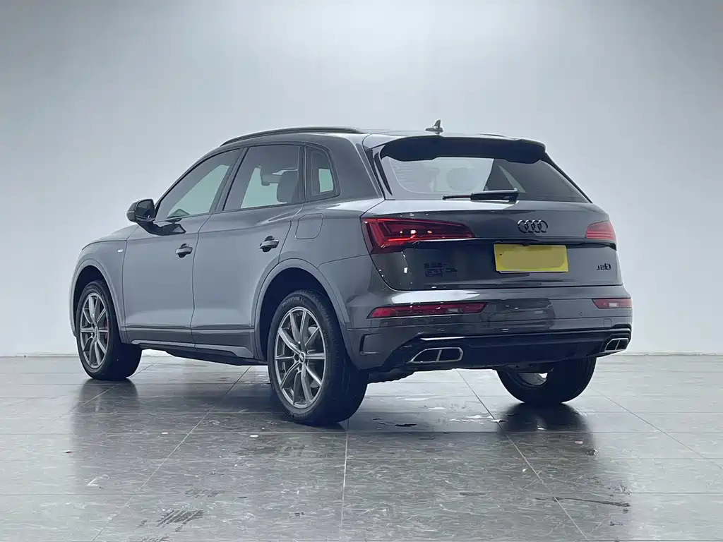 Audi Q5L 2023 — фото 6