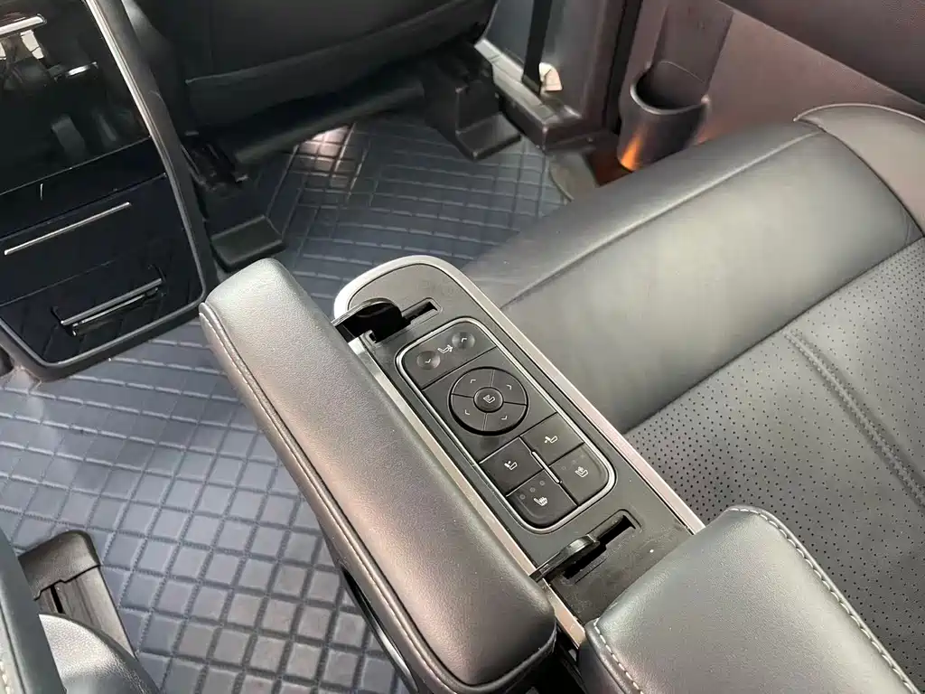 GAC Motor Trumpchi M8 2021 — фото 11
