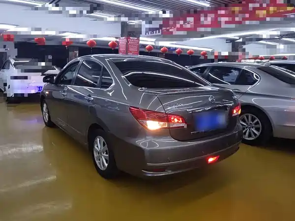 Nissan Sylphy 2012