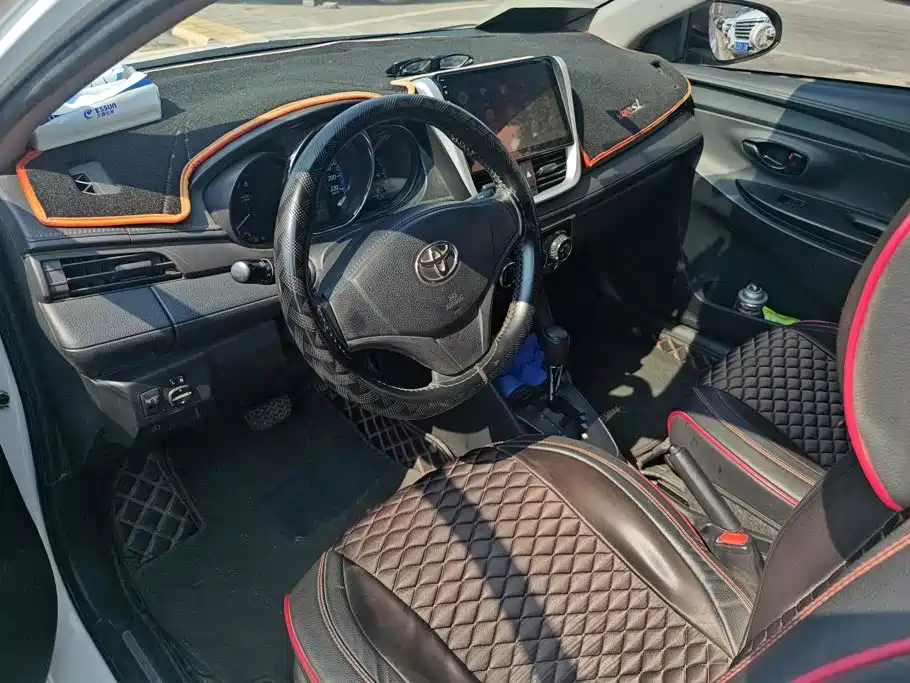 Toyota Yaris L 2019 — фото 12