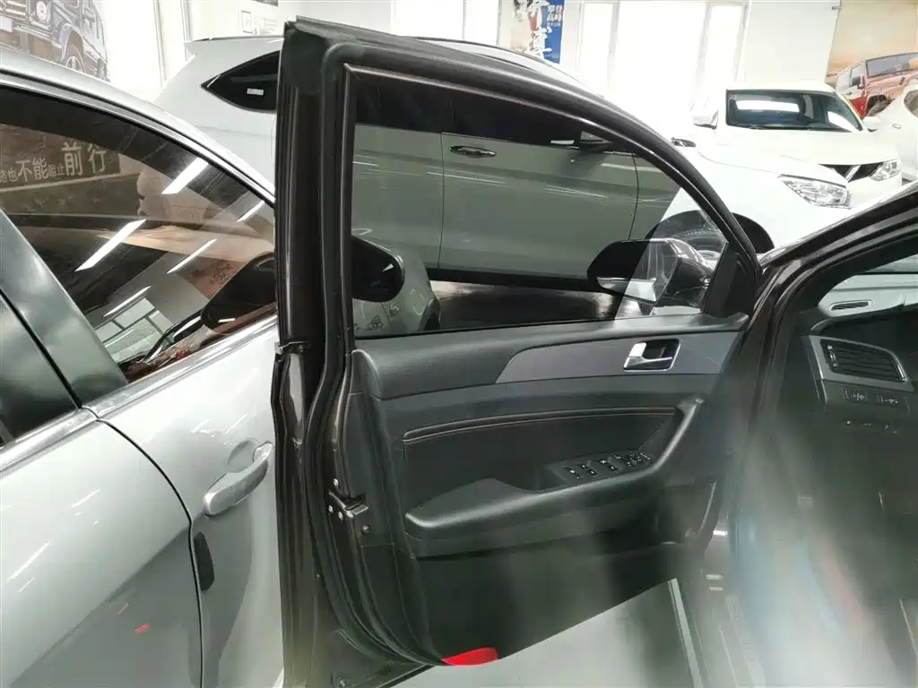Hyundai Sonata 2015 — фото 28