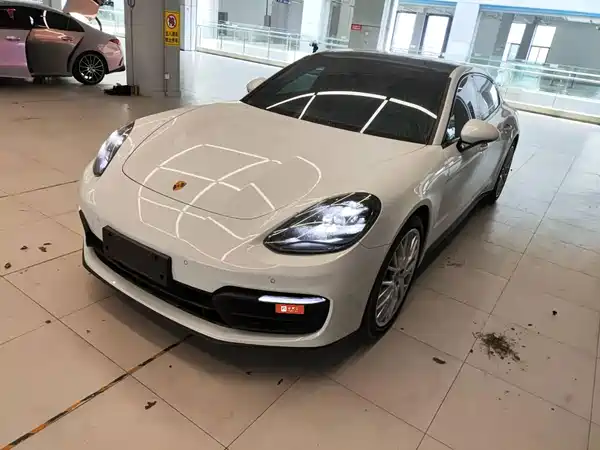 Porsche Panamera 2022
