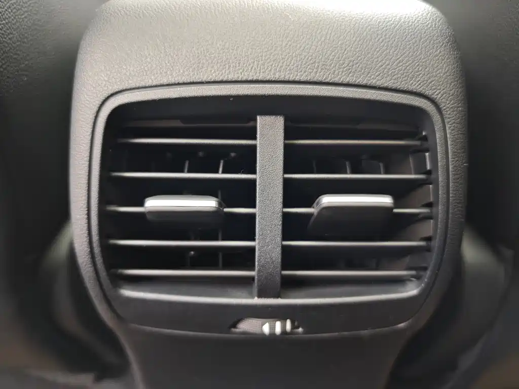 Ford Escape 2020 — фото 16