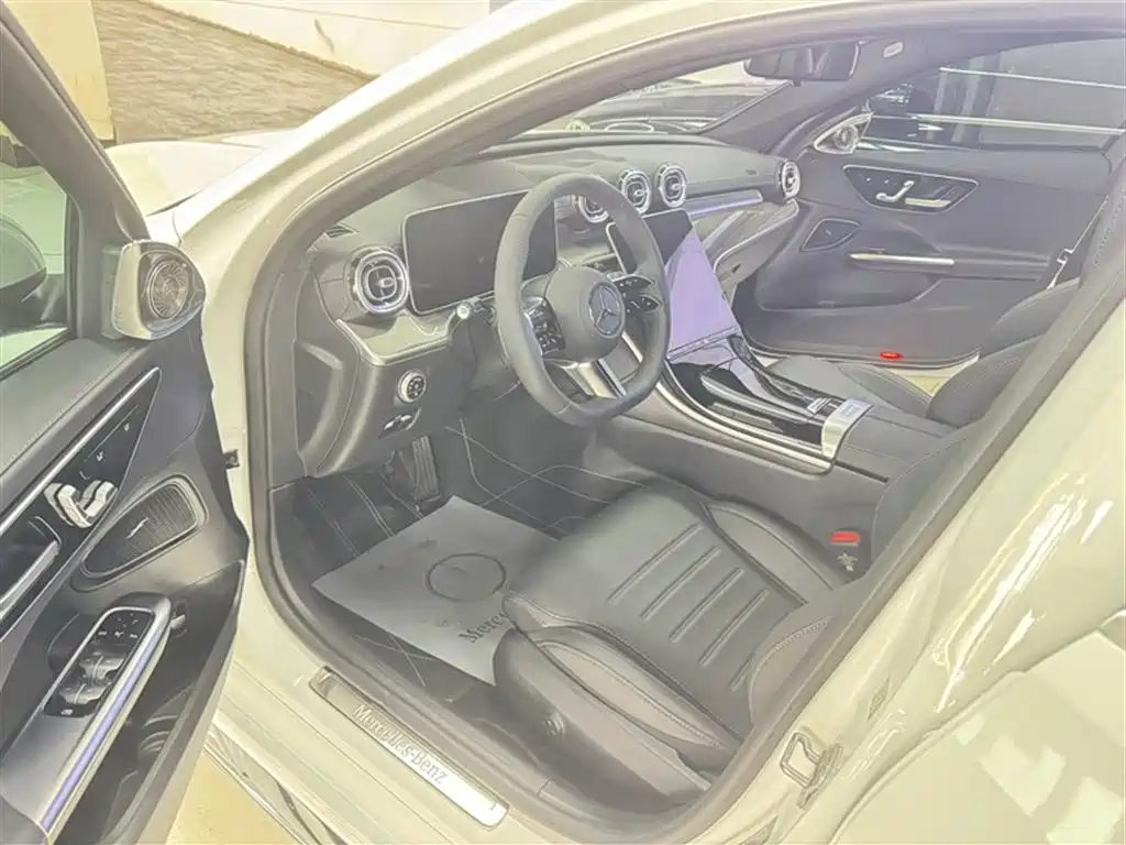 Mercedes-Benz C-Class 2025 — фото 10