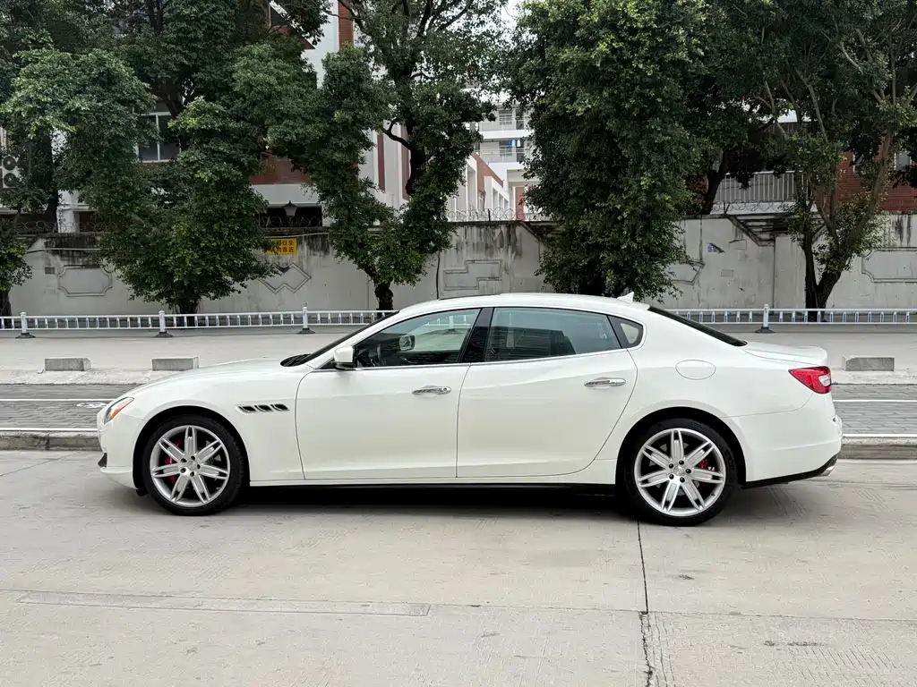 Maserati Quattroporte 2014 — фото 15