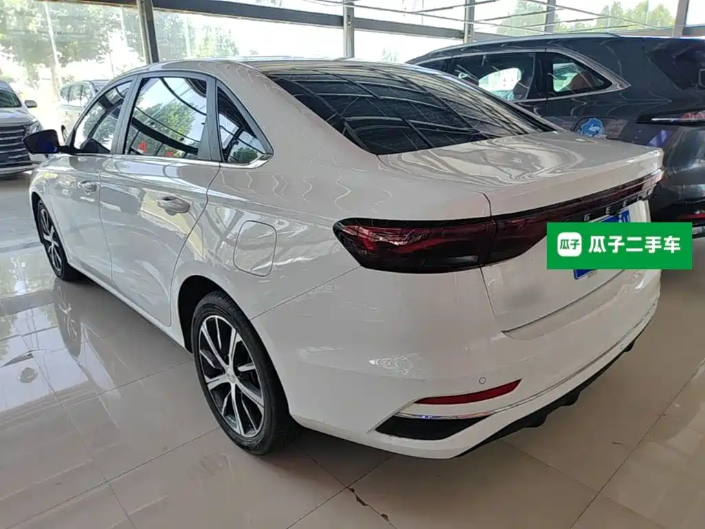 Geely Emgrand 2023