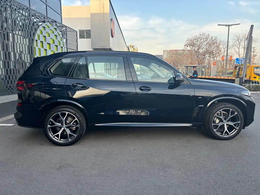 BMW X5 2025 — фото 3