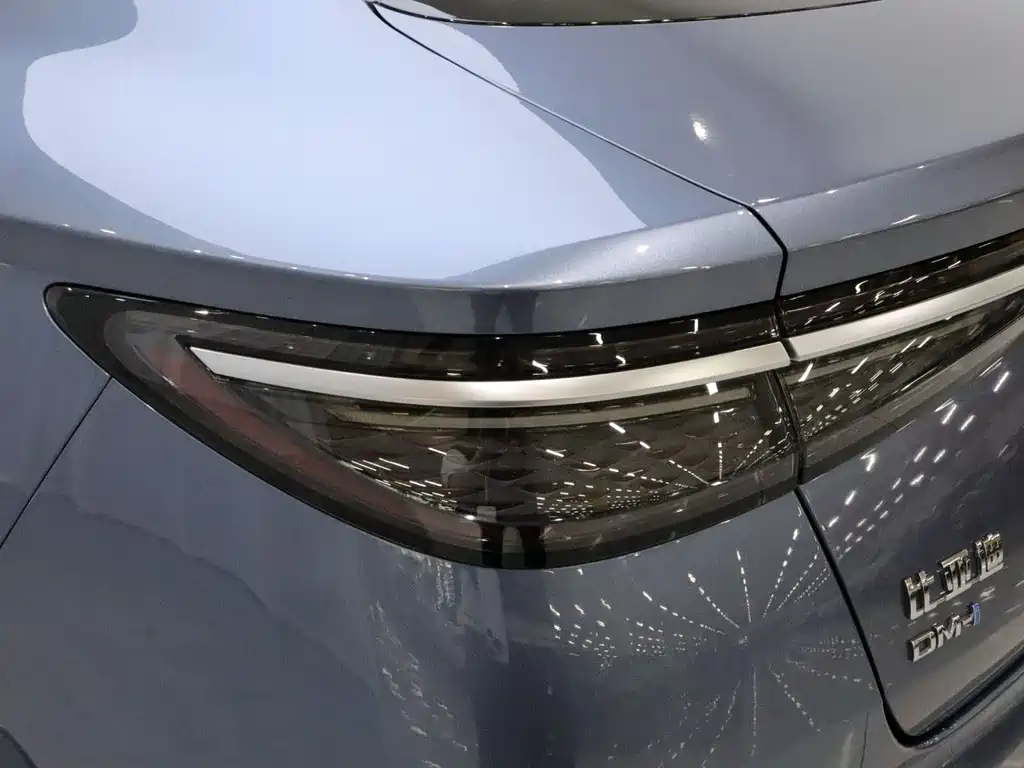 BYD Seal 07 DM-i 2025 — фото 17