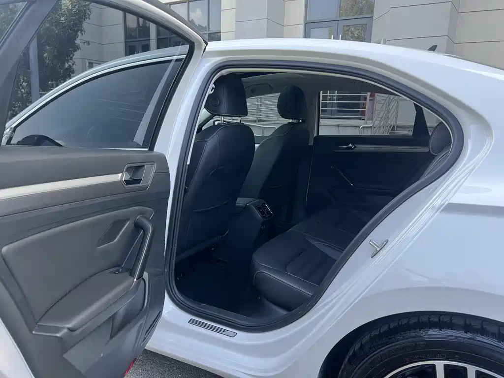 Volkswagen Lamando 2019 — фото 15