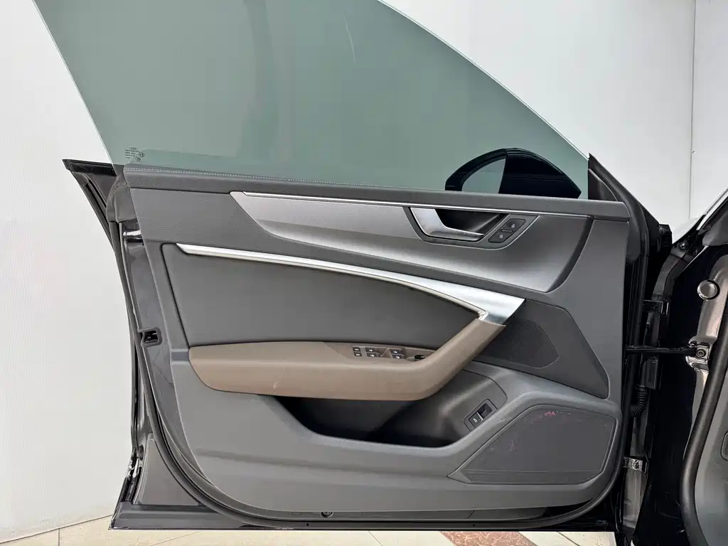 Audi A7L 2023 — фото 8