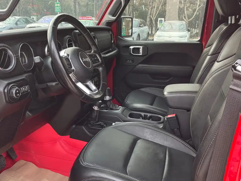 Jeep Wrangler 2020 — фото 10