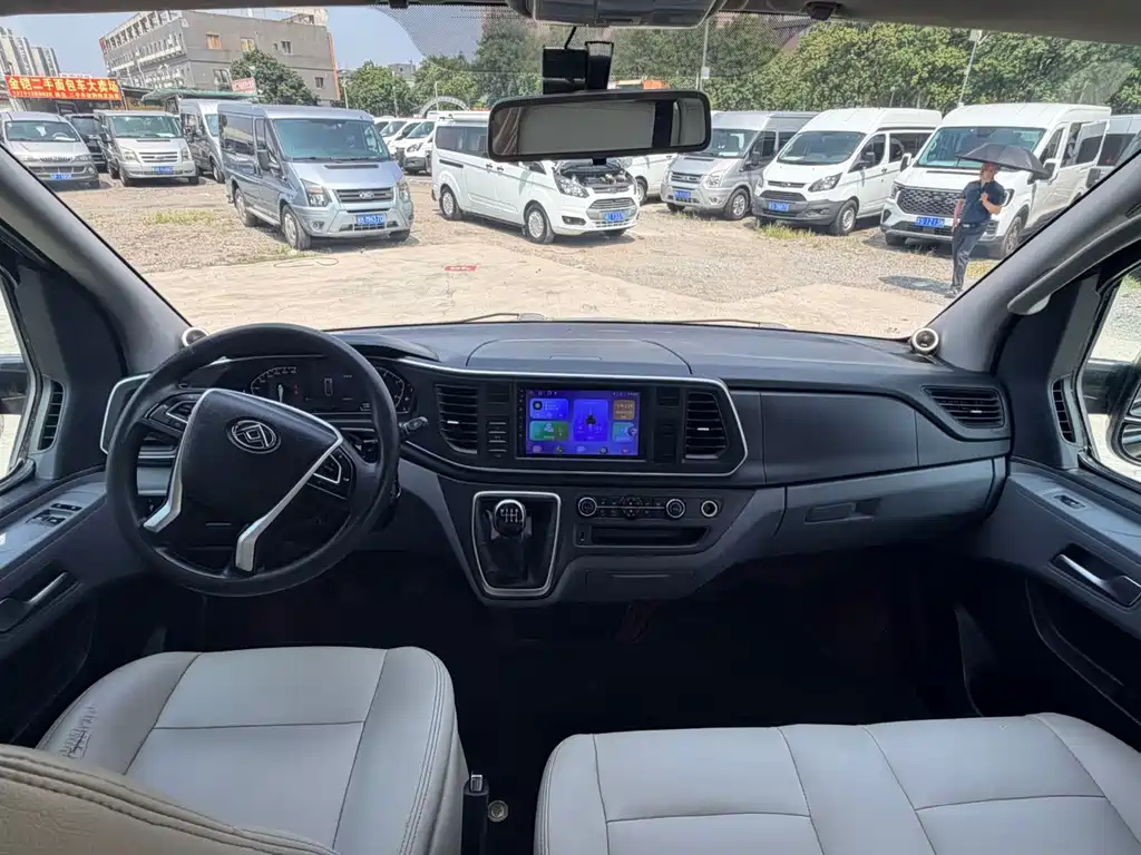 Maxus V80 2024