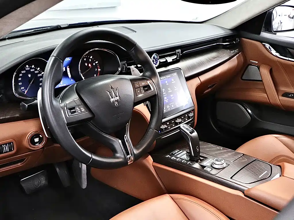 Maserati Quattroporte 2020 — фото 11
