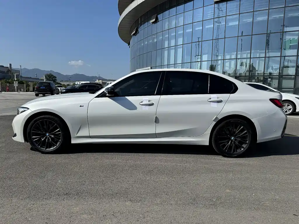 BMW 3 Series 2024