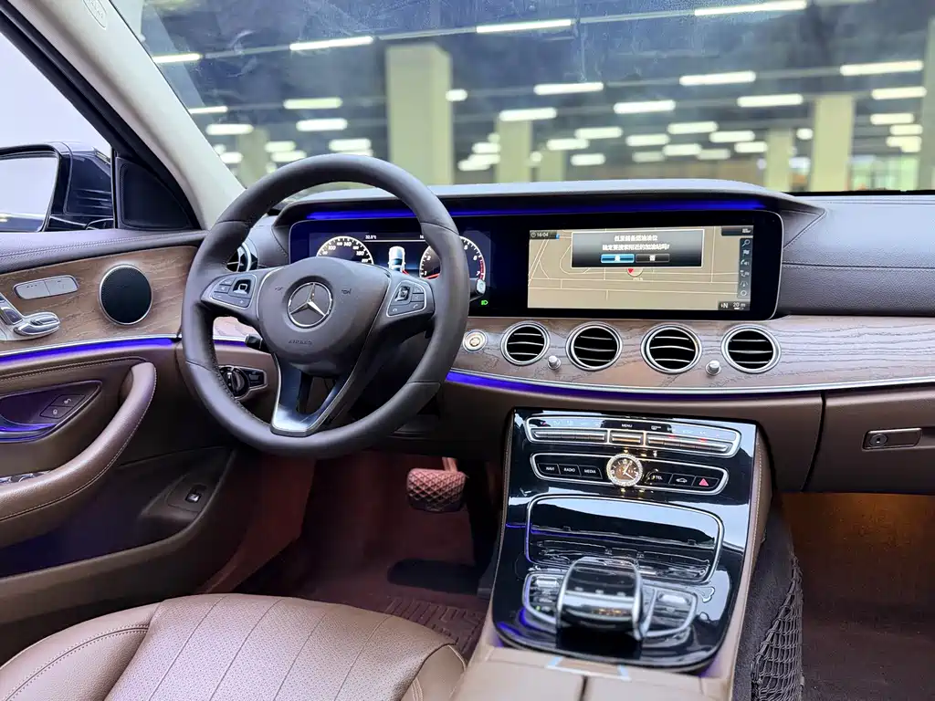 Mercedes-Benz E-Class 2016 — фото 11