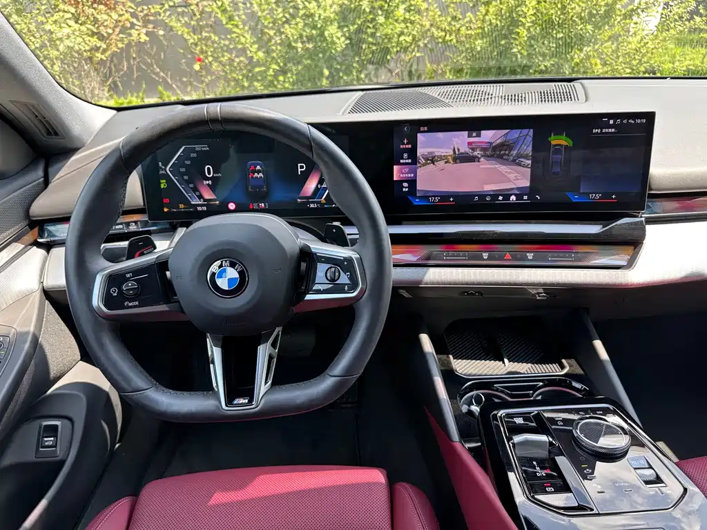 BMW 5 Series 2024 — фото 11
