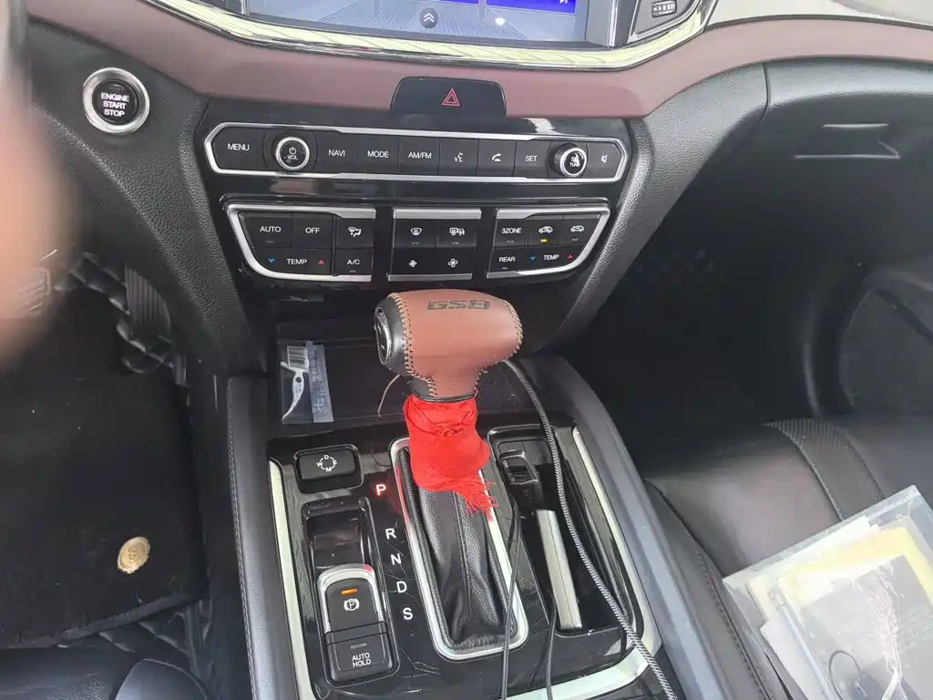 GAC Trumpchi GS8 2017 — фото 10
