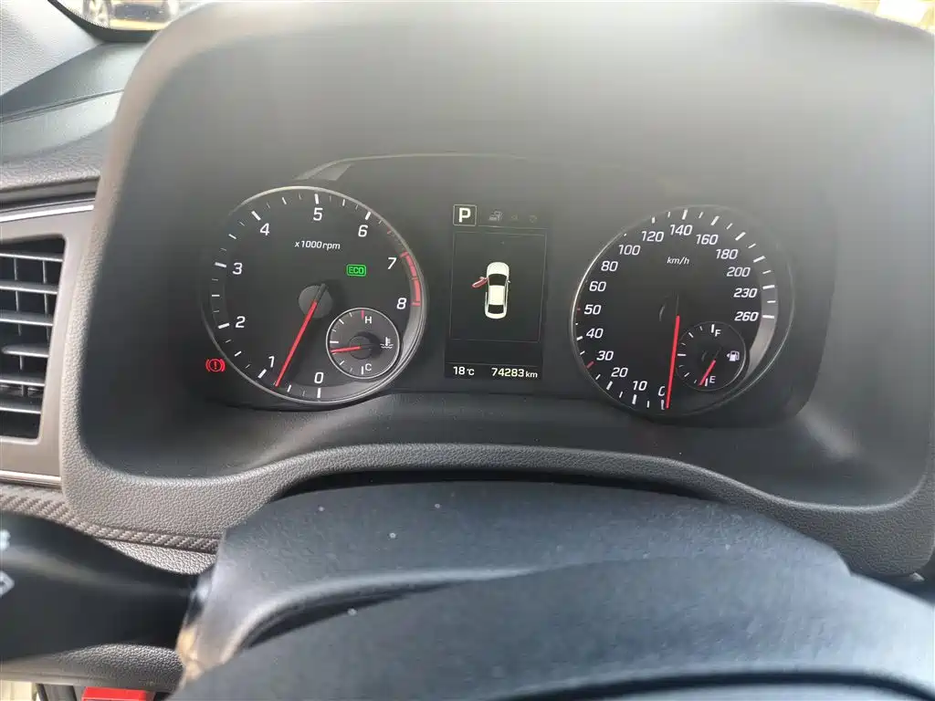 Hyundai Elantra 2018 — фото 12