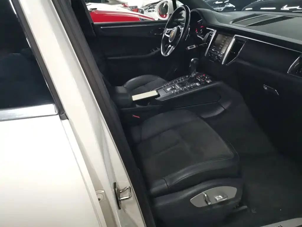 Porsche Macan 2015 — фото 25