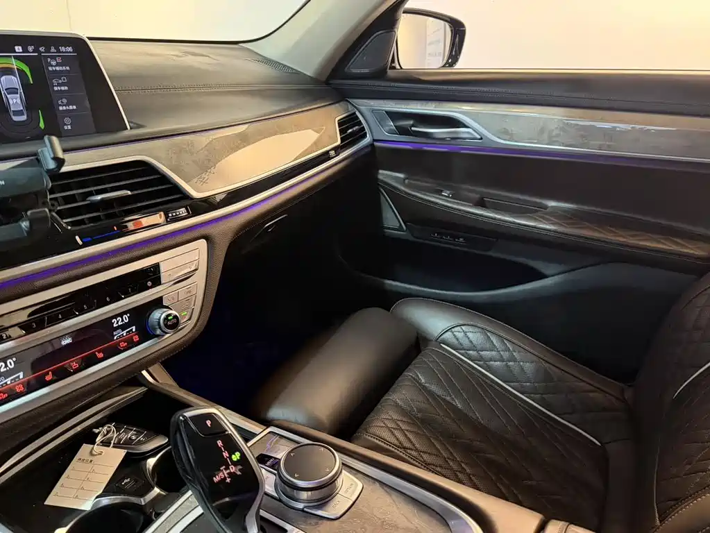 BMW 7 Series 2021 — фото 24