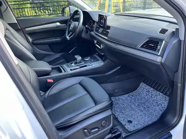 Audi Q5L 2019