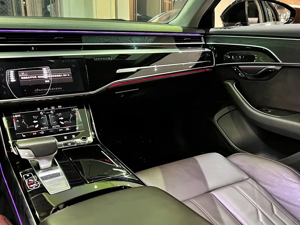 Audi A8 2020 — фото 22