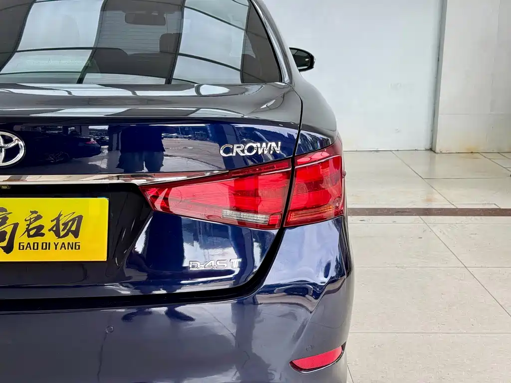 Toyota Crown 2019 — фото 23