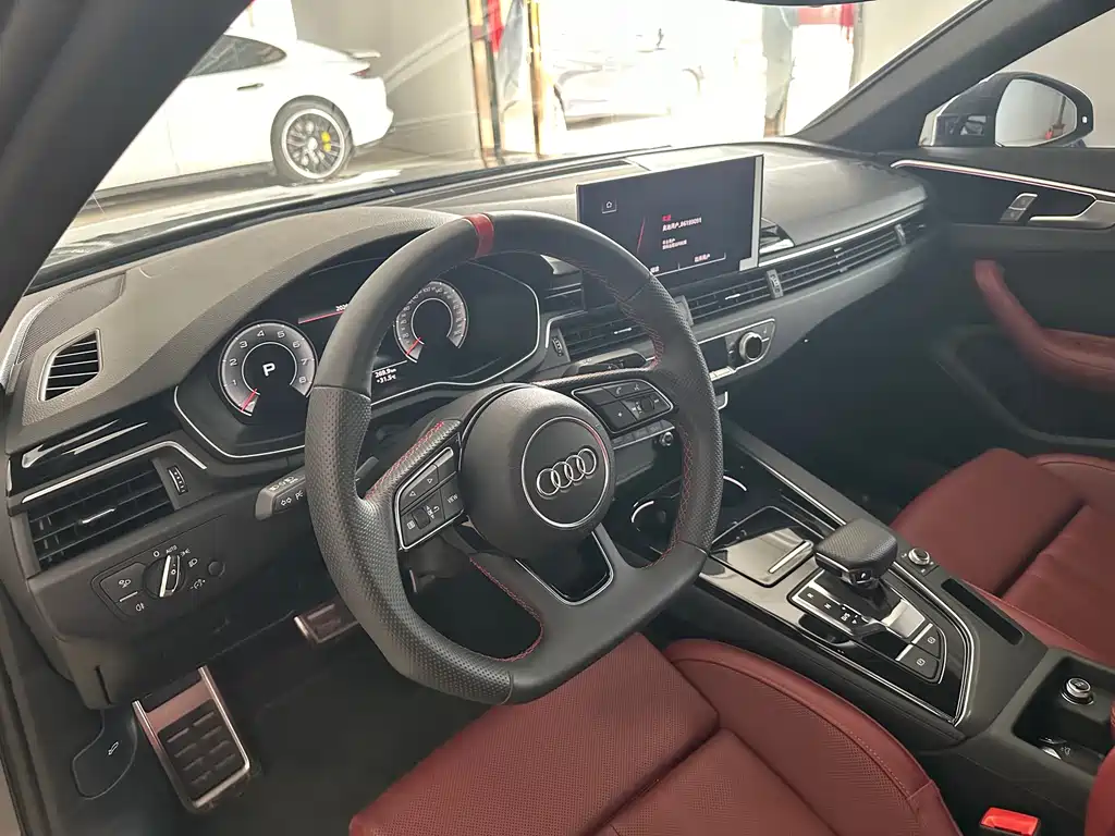Audi A4L 2025