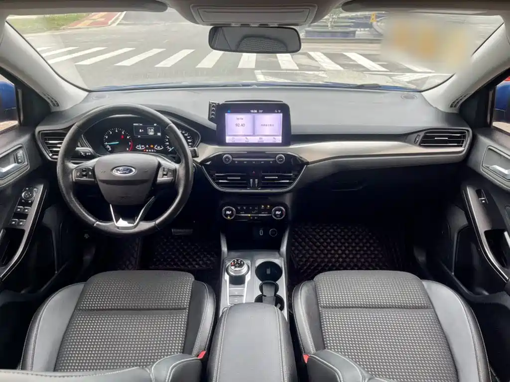 Ford Focus 2020 — фото 12