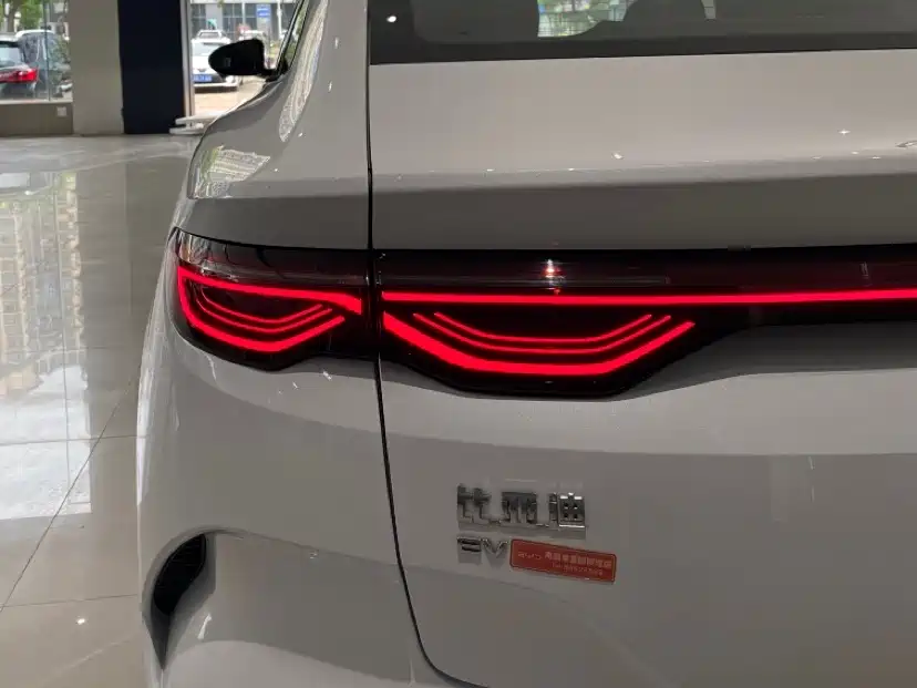 BYD Qin L 2025 — фото 6
