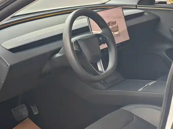 Tesla Model 3 2025