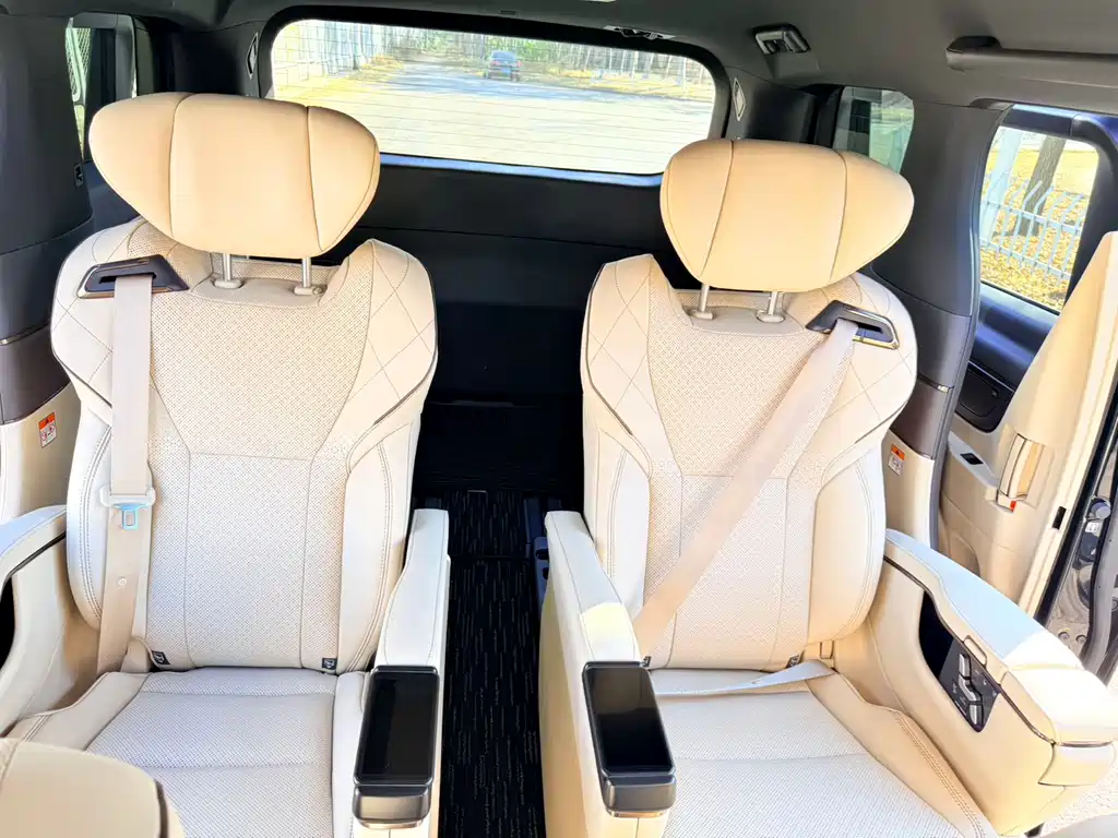 Toyota Alphard — фото 5