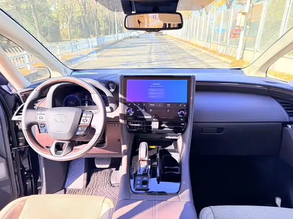 Toyota Alphard 2025