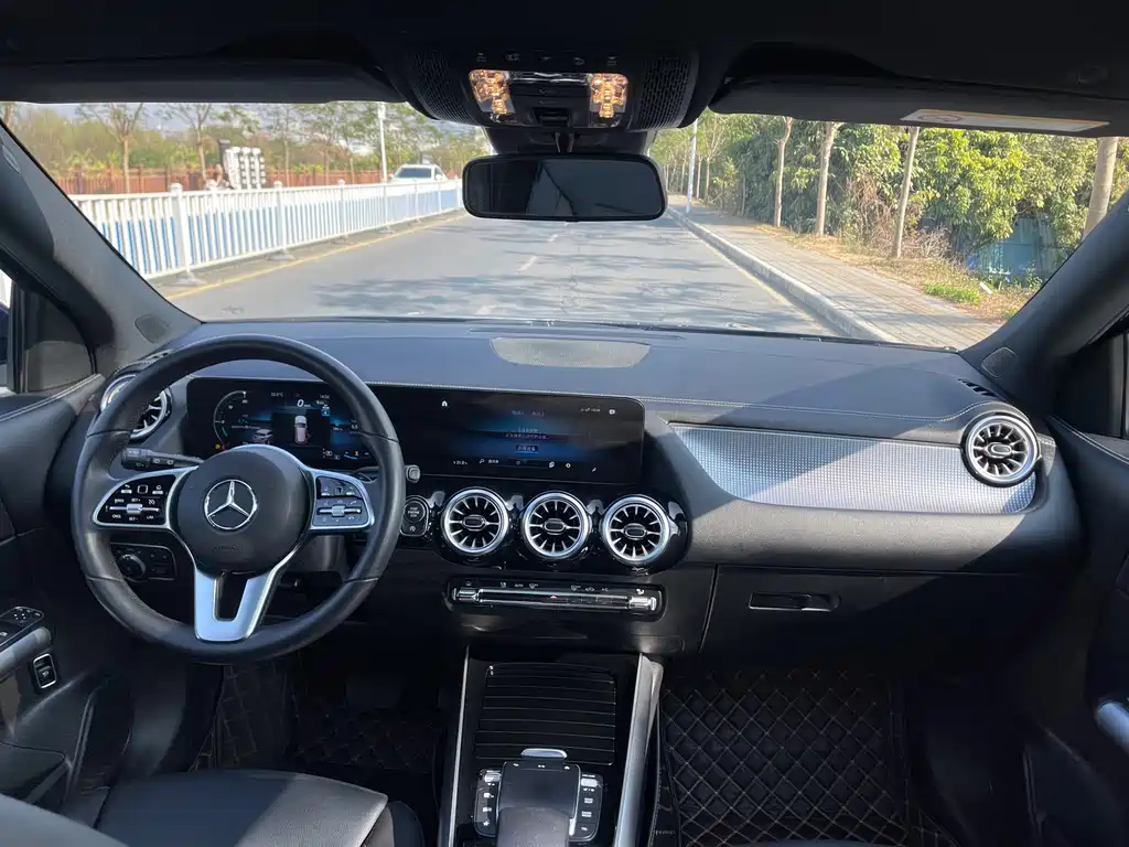 Mercedes-Benz GLA 2023 — фото 16