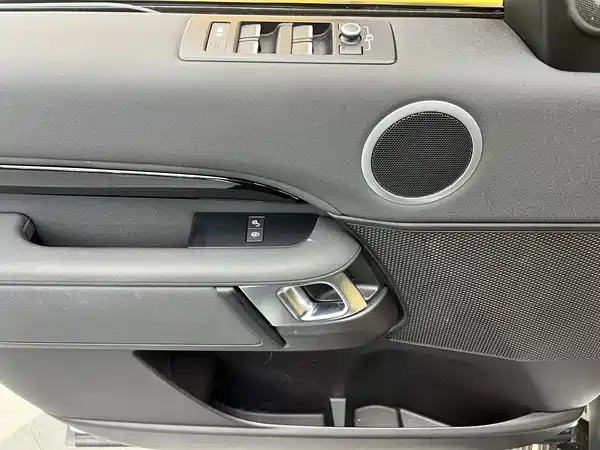 Land Rover Discovery 2018