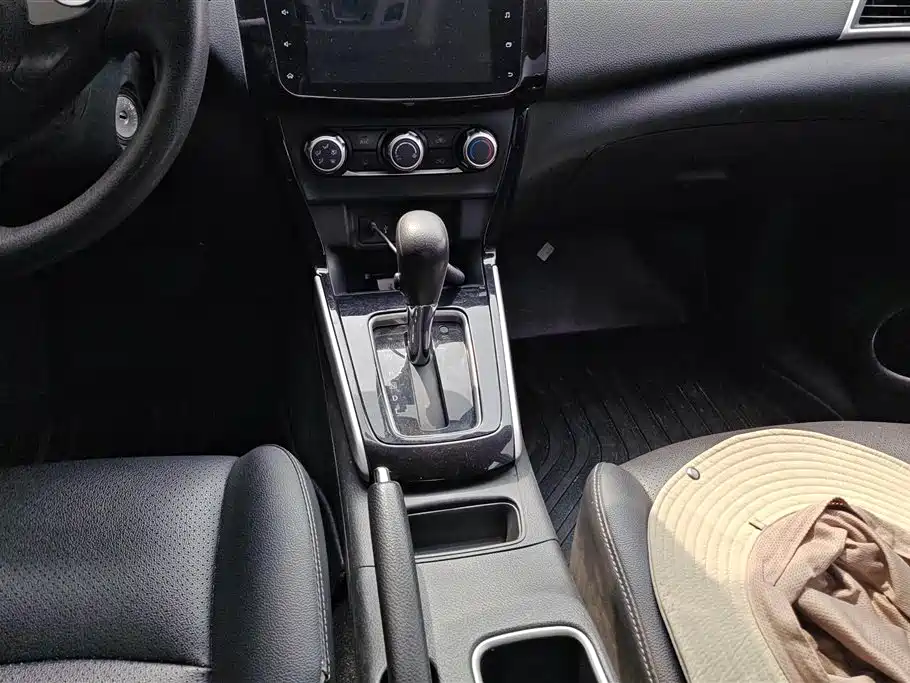 Nissan Sylphy 2019 — фото 16