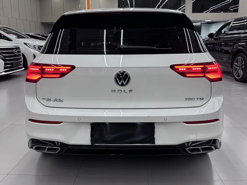 Volkswagen Golf 2024