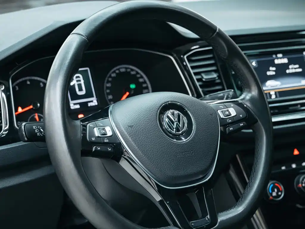 Volkswagen T-Roc 2019 — фото 16