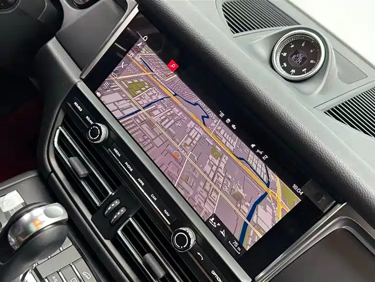 Porsche Macan 2021 — фото 12