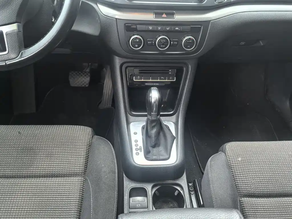 Volkswagen Sharan 2016 — фото 10