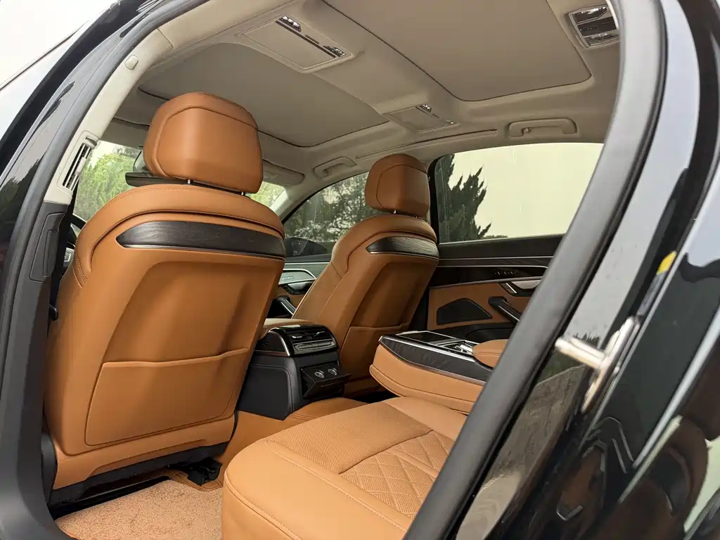 Audi A8 2024