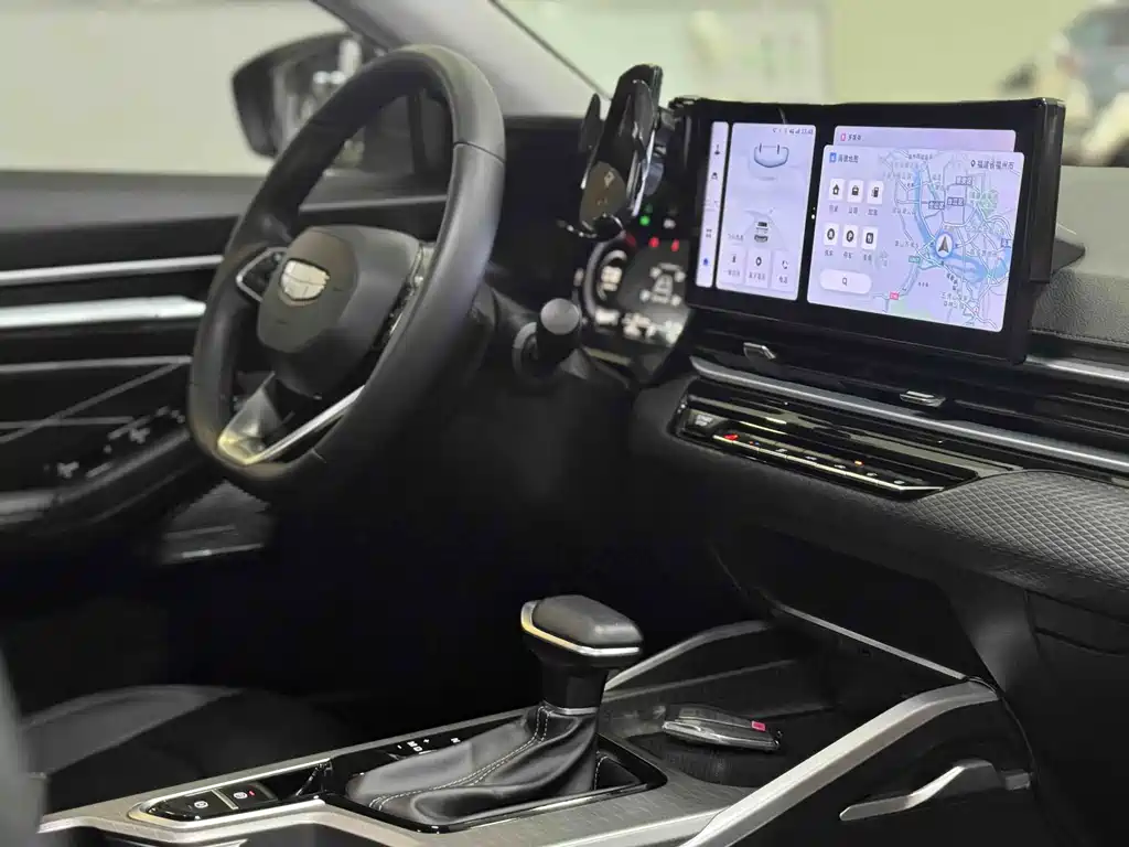 Geely Emgrand 2025