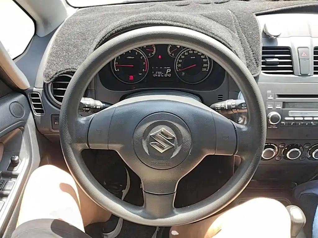 Suzuki SX4 2015 — фото 11
