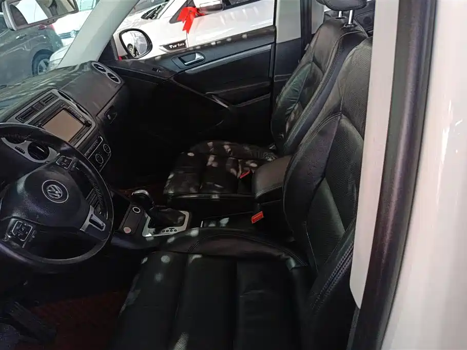 Volkswagen Tiguan 2015 — фото 9
