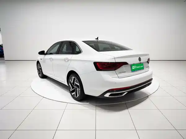 Volkswagen Sagitar 2023