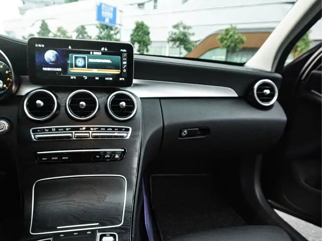 Mercedes-Benz C-Class 2019 — фото 12