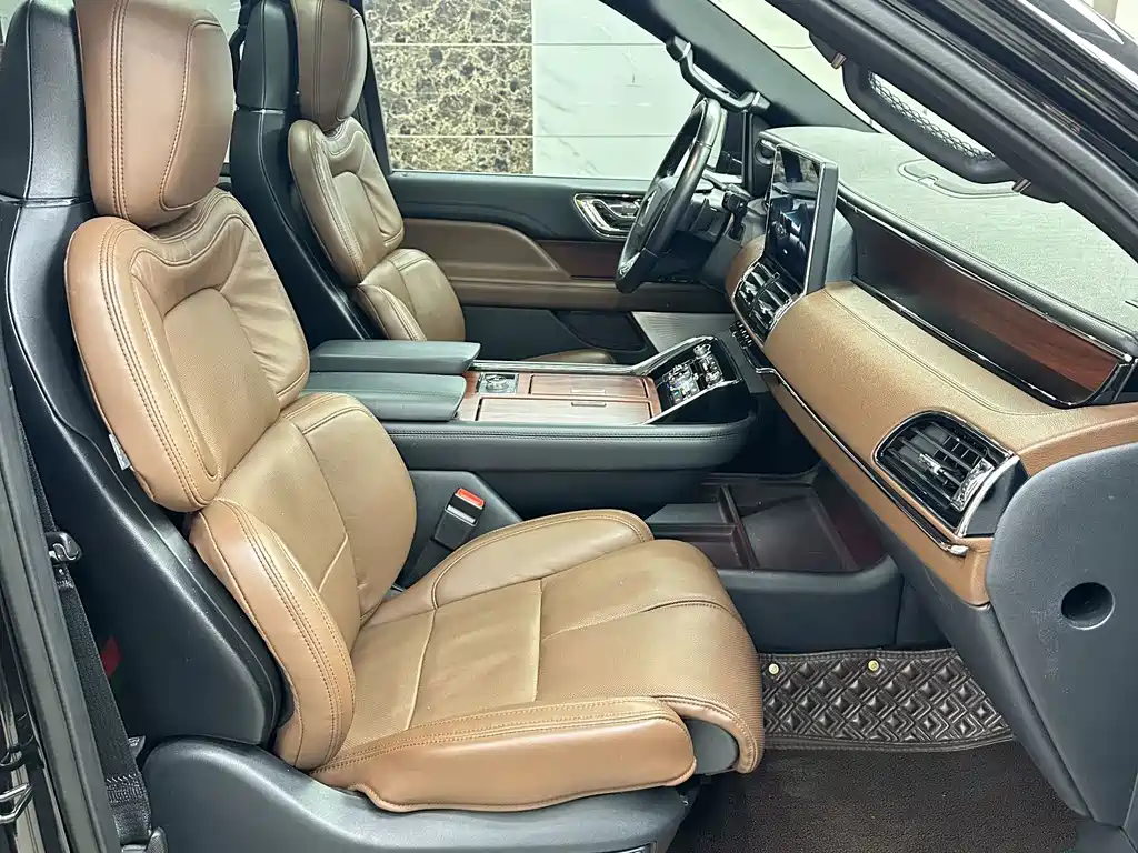 Lincoln Navigator 2023 — фото 11