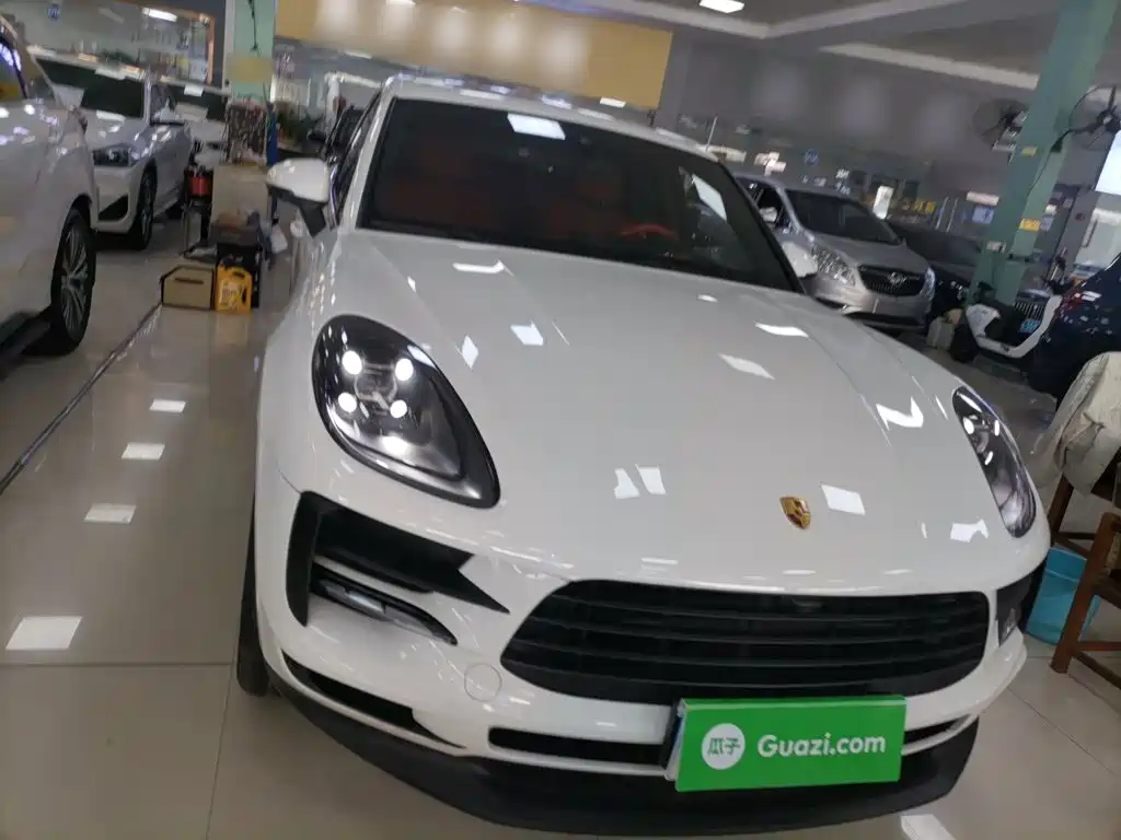 Porsche Macan 2019 — фото 22