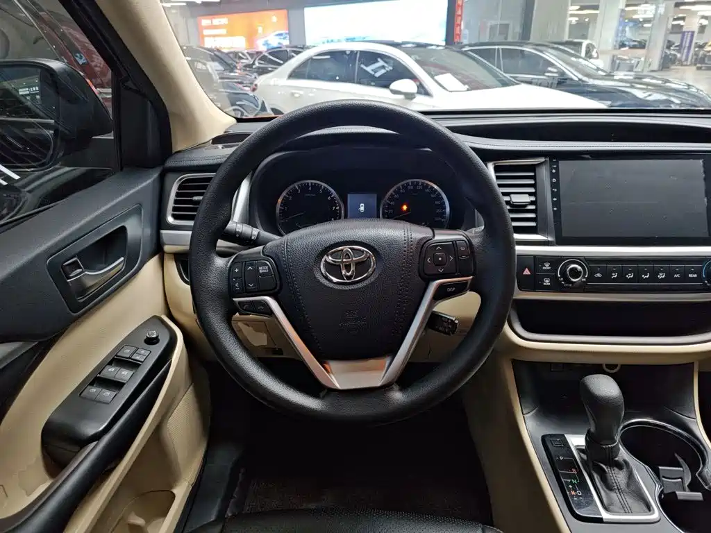 Toyota Highlander 2019 — фото 11